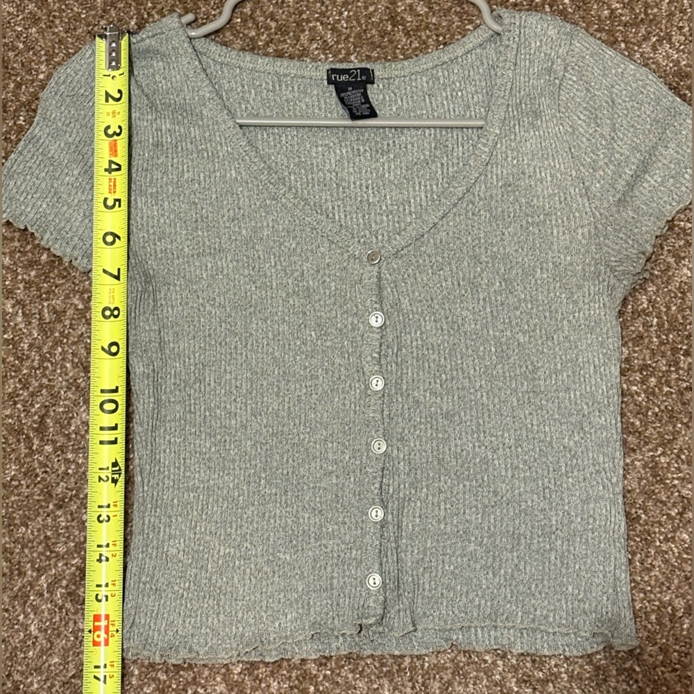 Rue 21 light Green Crop Top Shirt Sleeve